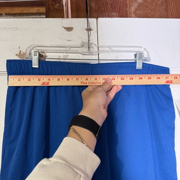 GAP Blue Athletic Shorts Super Soft Lightweight Size Large NWT Excersise Gym - Picture 3 of 9